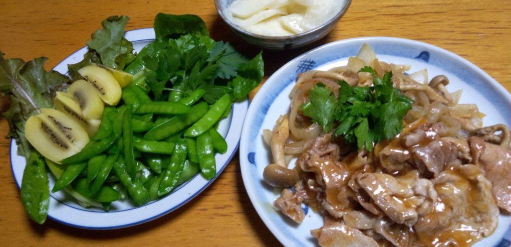 生姜焼と絹さやとお野菜