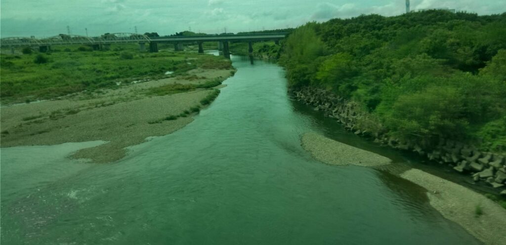 懐かしい鬼怒川を渡ると筑波山が見えて来た
