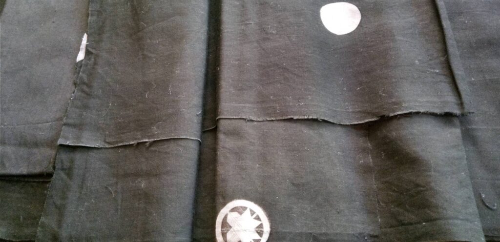 解いてあった義父紋付き着物