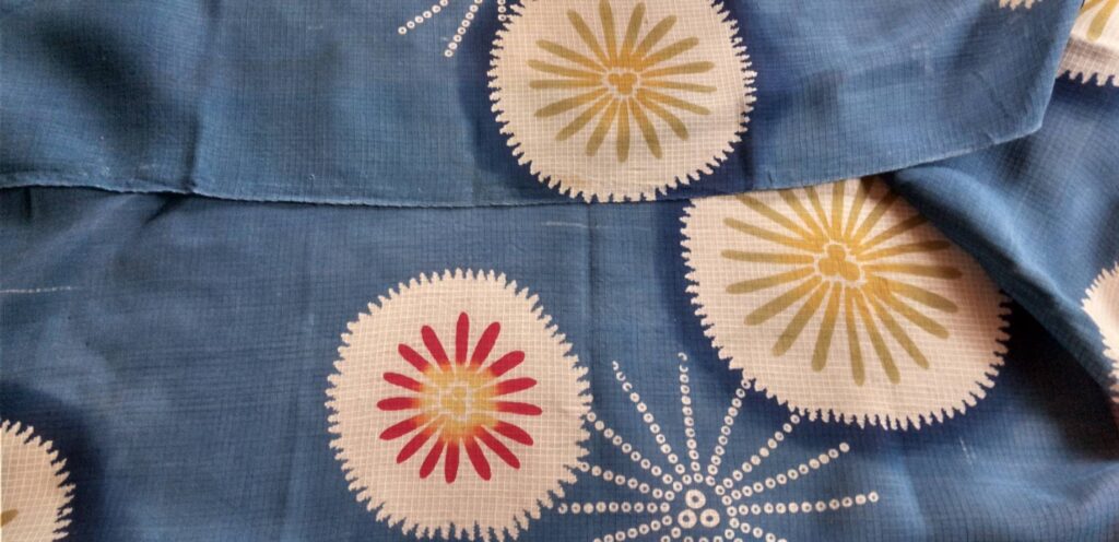 花火柄の面紅梅の古布