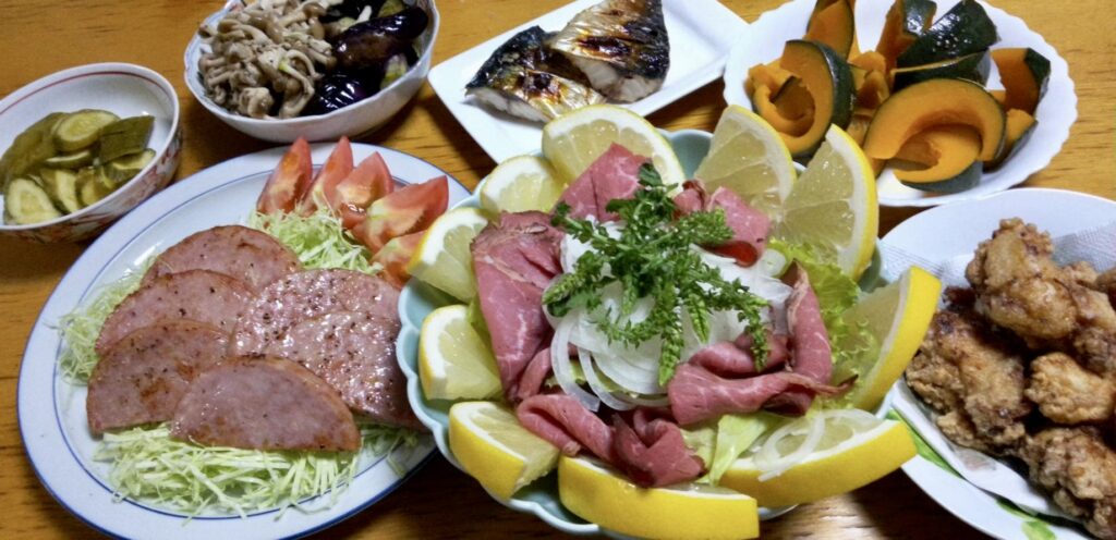 急きょ冷蔵庫の物で夕食を作る