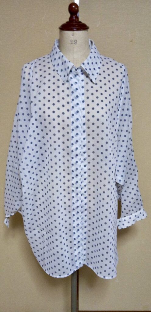 薄手の綿ローン布で創ったブラウス