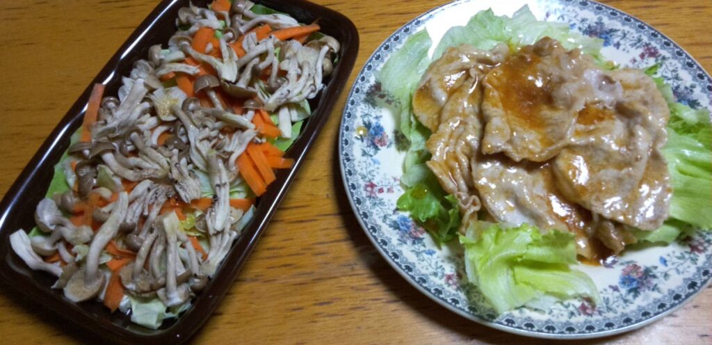 夕食の生姜焼きと簡単温野菜