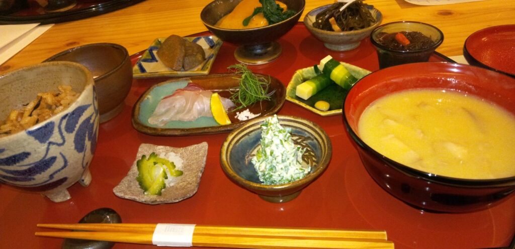 くにんだの「うとぅいむち御膳」