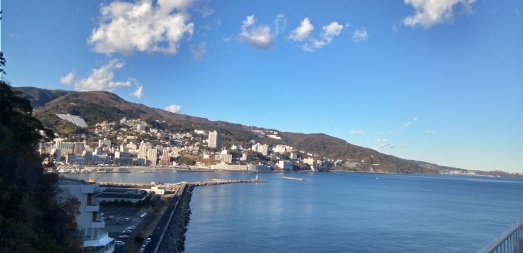 熱海に来てます