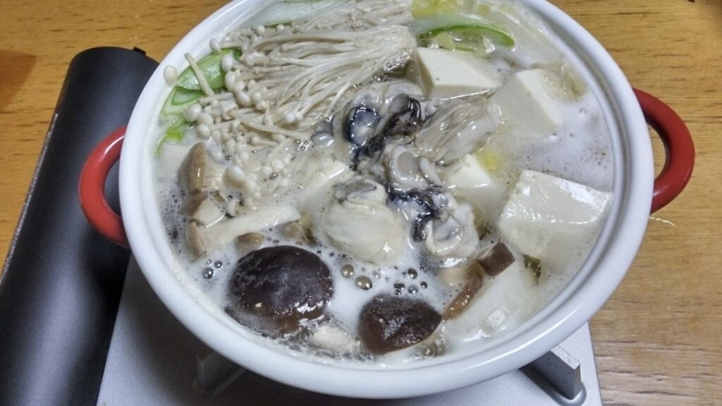 野菜とキノコたっぷりカキ鍋
