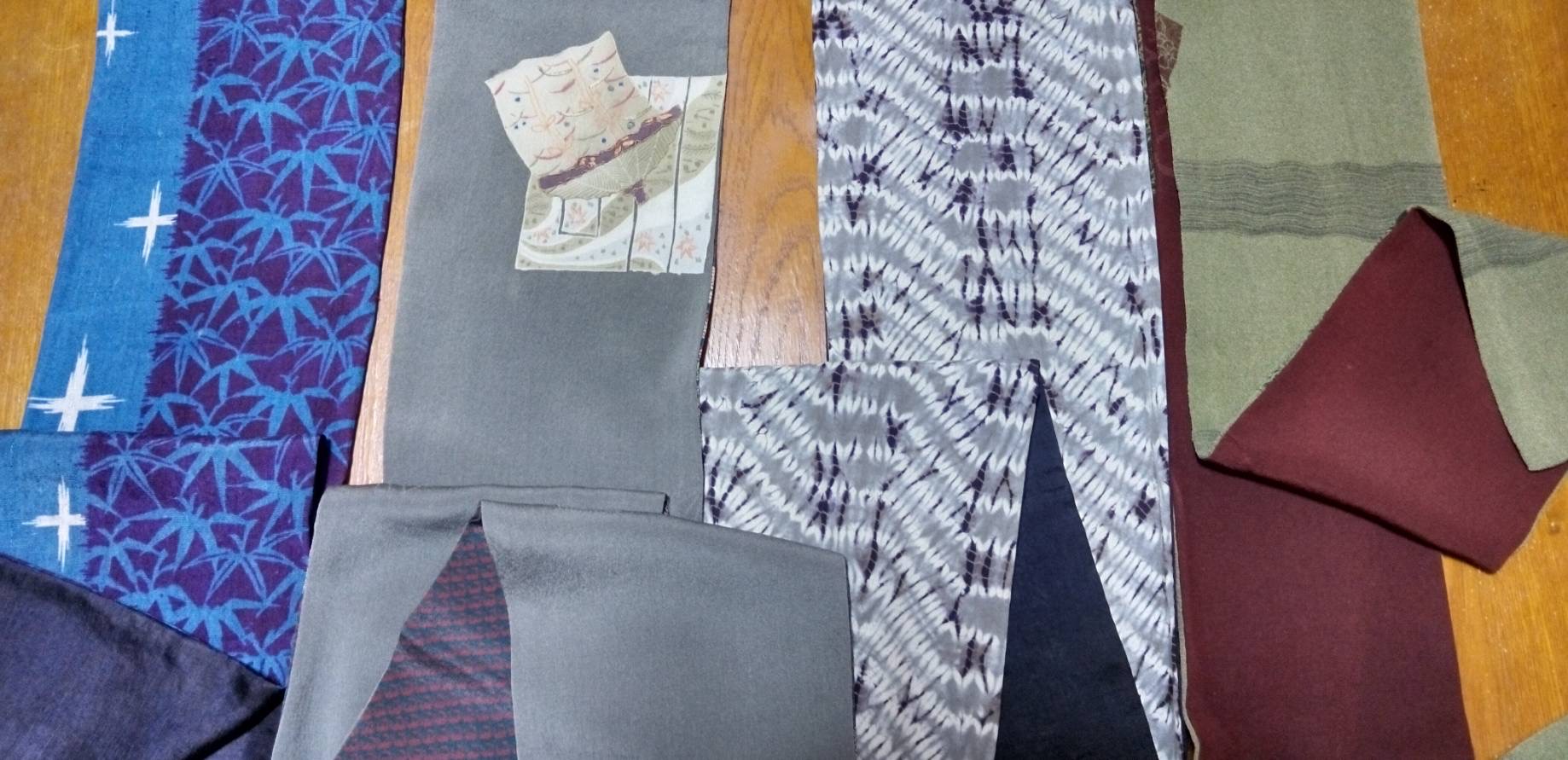 前に創りためたショールをひろげてみた