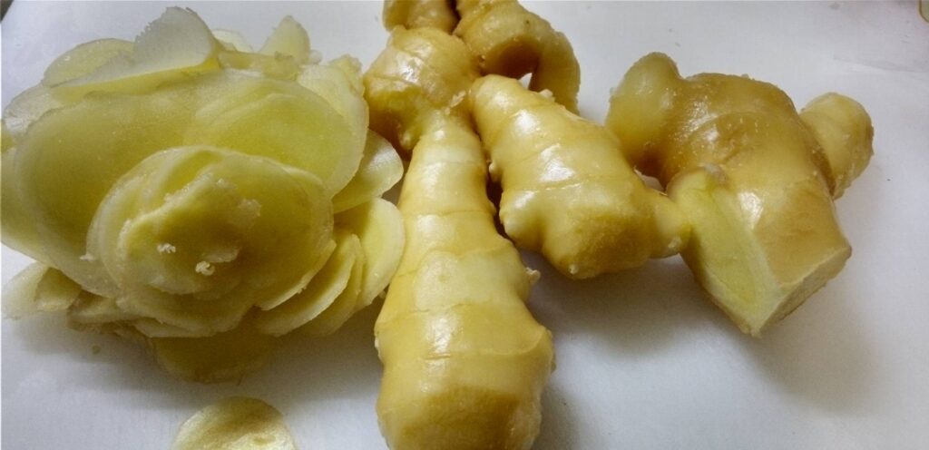 昨日買って来た生姜・新鮮でキレイ