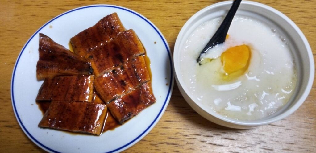 定番のウナギトロ飯