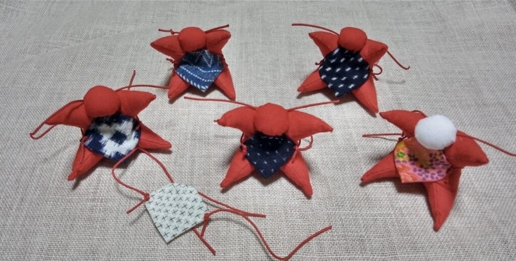 さるぼぼが縫い上がった