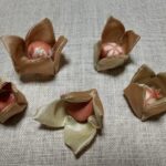 手創り途中のほおずきのパーツ