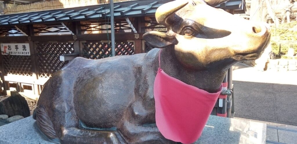 湯島天満宮の牛さん