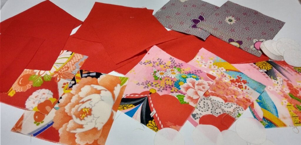 赤のちりめん、子供着物の錦紗の裂