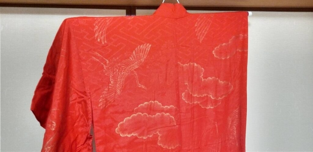真っ赤な長襦袢