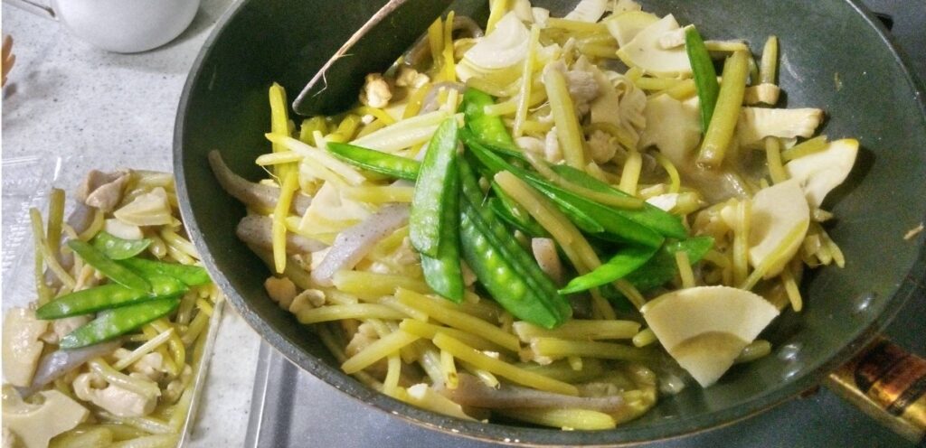 山フキの炒め煮