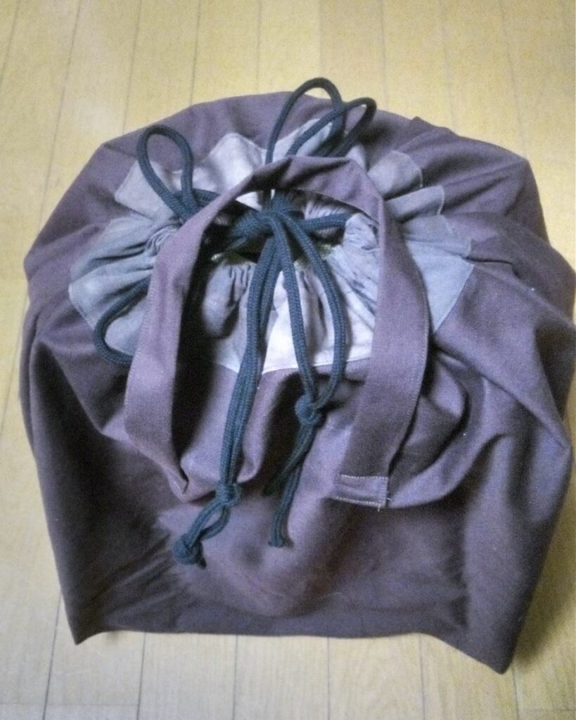口紐、持ち手も付けた