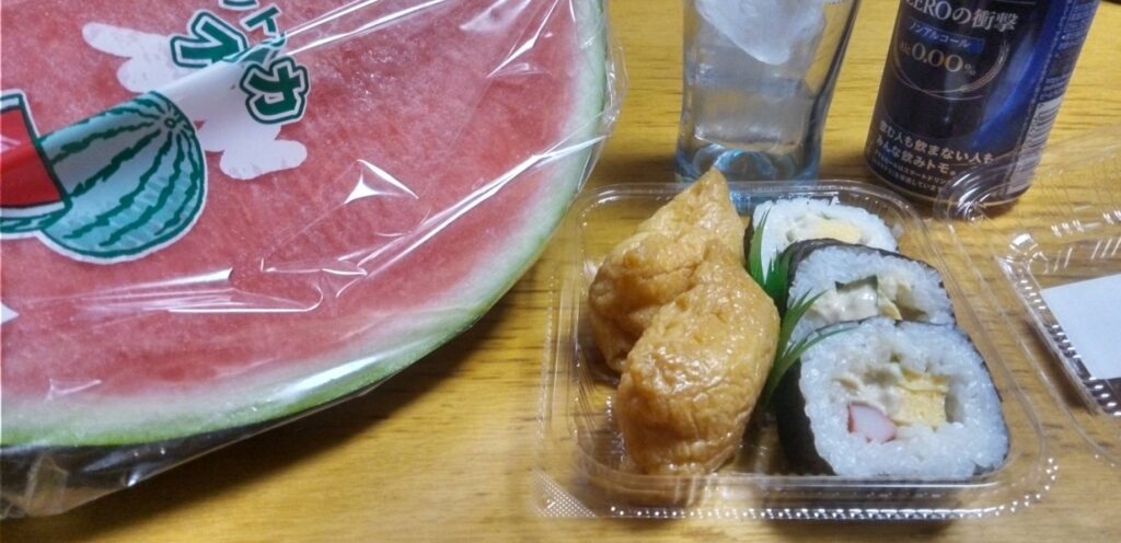 おいなりさん・のり巻き・ついでにビール
