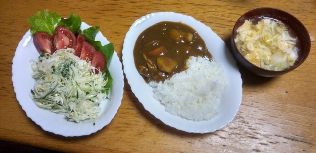 夕食はカレーライス