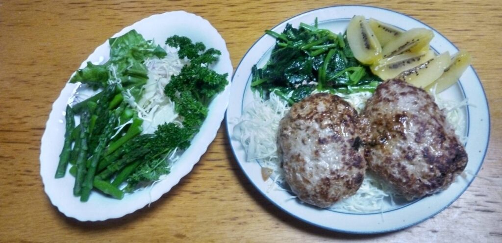 夕食はハンバーグ