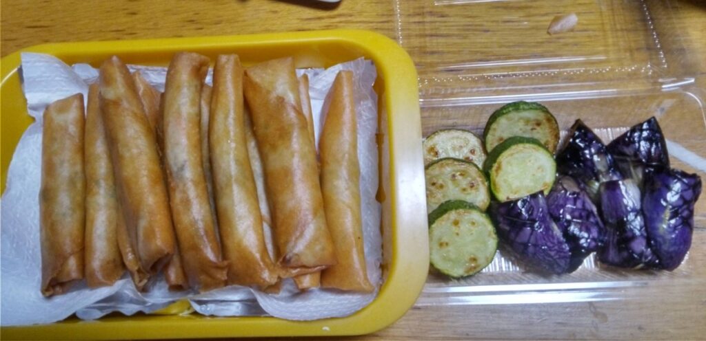 大量の春巻き