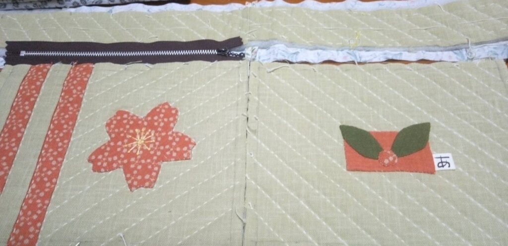 桜の花のアップリケにキルト