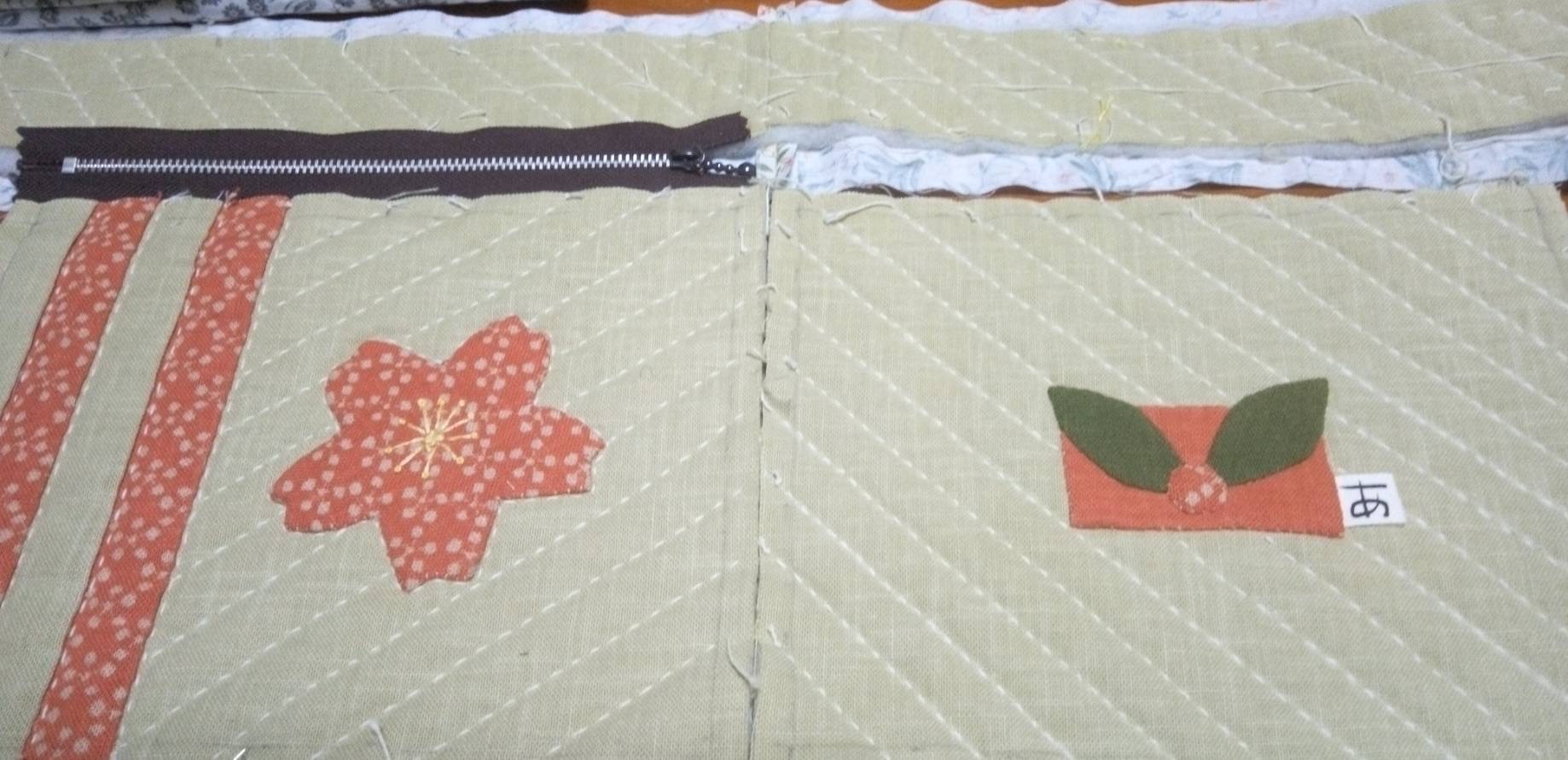 桜の花のアップリケにキルト