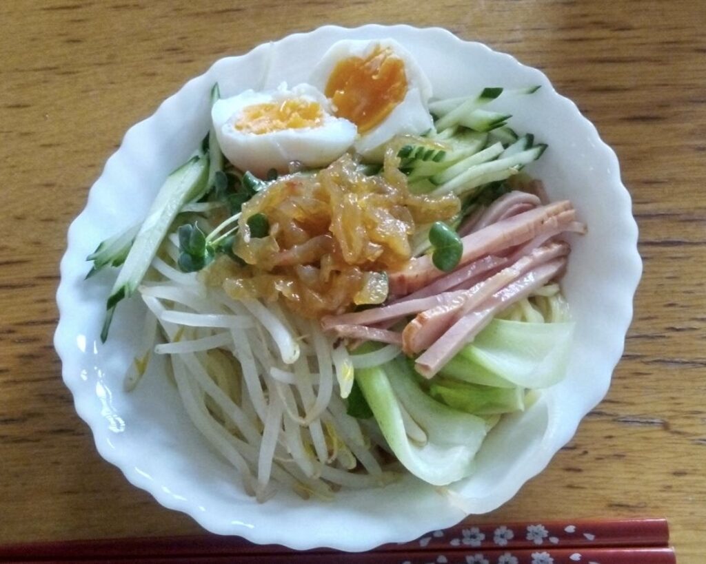 昼飯は主人作の冷やし中華