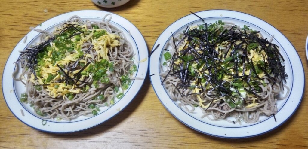 例のごとく昼飯は瓦そば