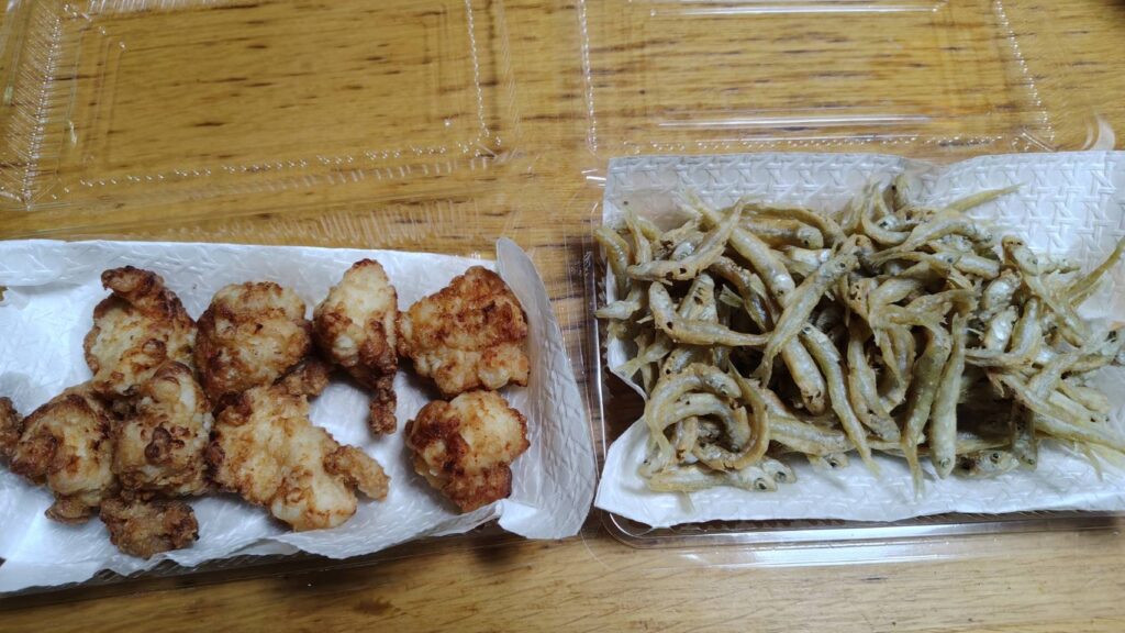 ワカサギと鳥の唐揚げ